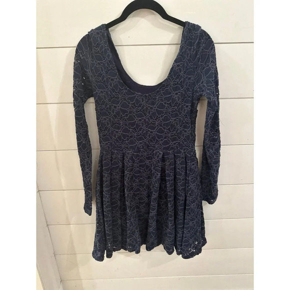 Free People Navy Lace Long Sleeve Dress size S EUC - Picture 4 of 4